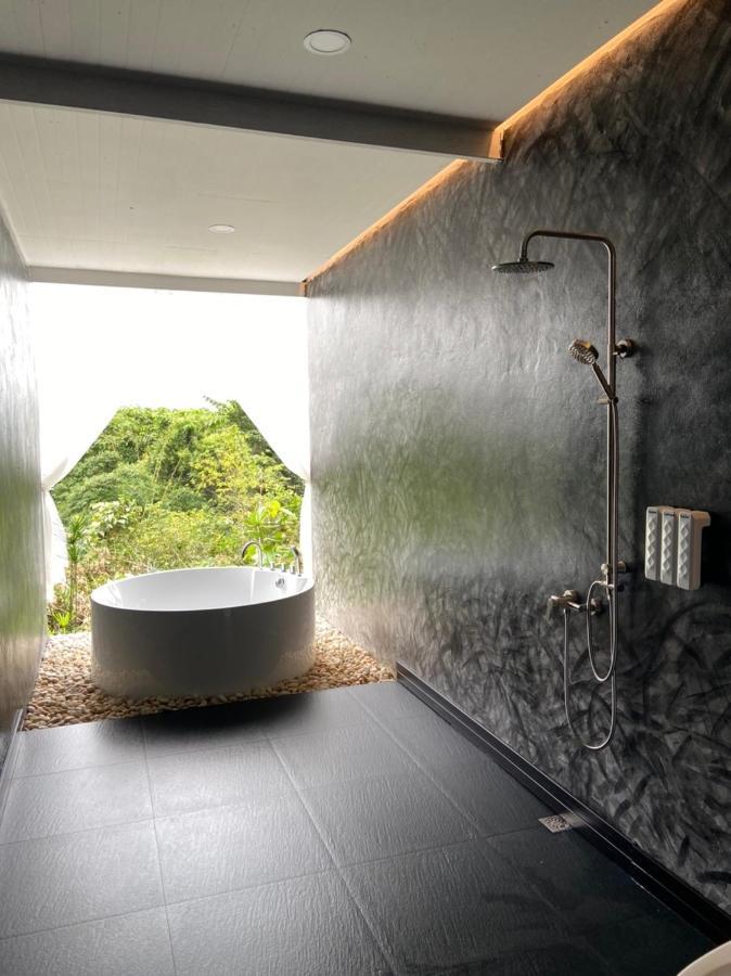 Tanoshi Glamping In Khao Sok 호텔 Khao Sok National Park 외부 사진