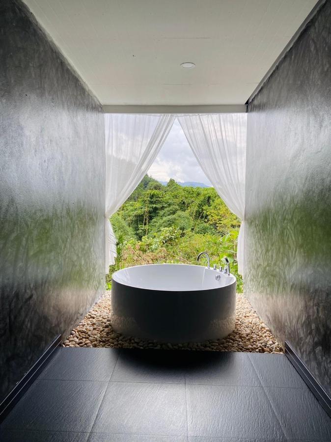 Tanoshi Glamping In Khao Sok 호텔 Khao Sok National Park 외부 사진