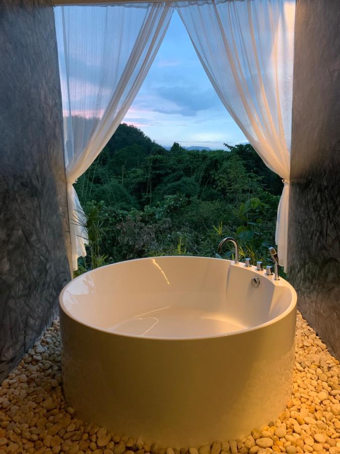 Tanoshi Glamping In Khao Sok 호텔 Khao Sok National Park 외부 사진